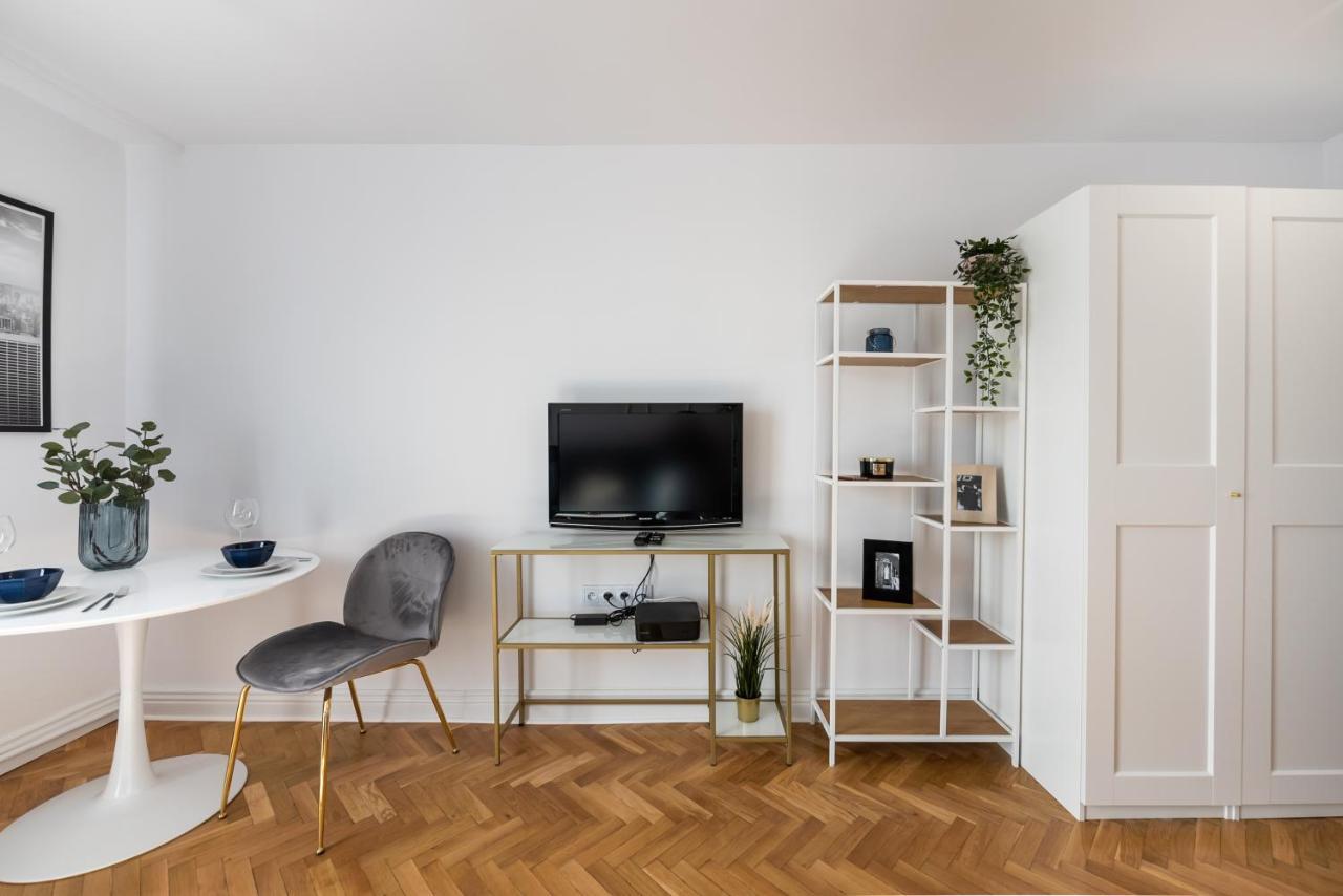 Metro Dworzec Gdanski Elegant Studio Daire Varşova Dış mekan fotoğraf